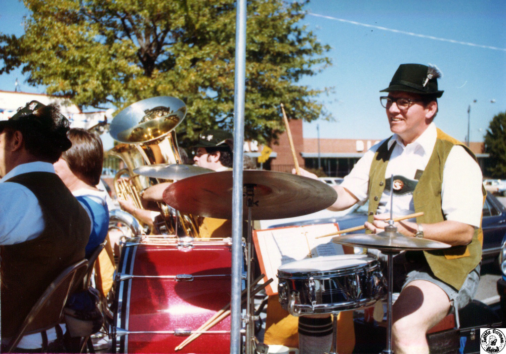 1981 10 08 09 Cameron Village Oktoberfest.jpg